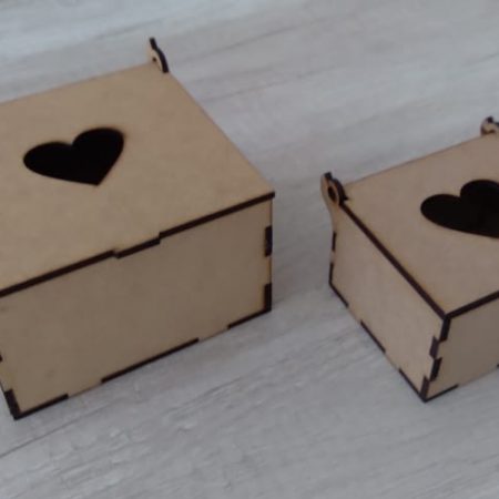 caja alhajero 11×11 con un corazón calado